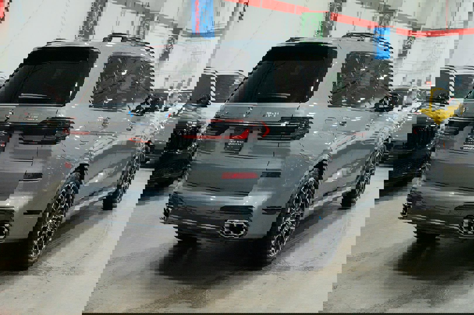 Used 2023 BMW X7 M60i image 8