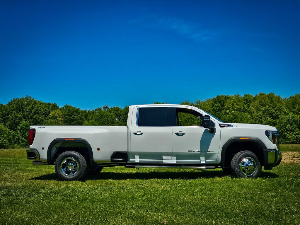 New 2026 GMC Sierra 3500 SLE w/ SLE Value Package AWD/4WD image 2