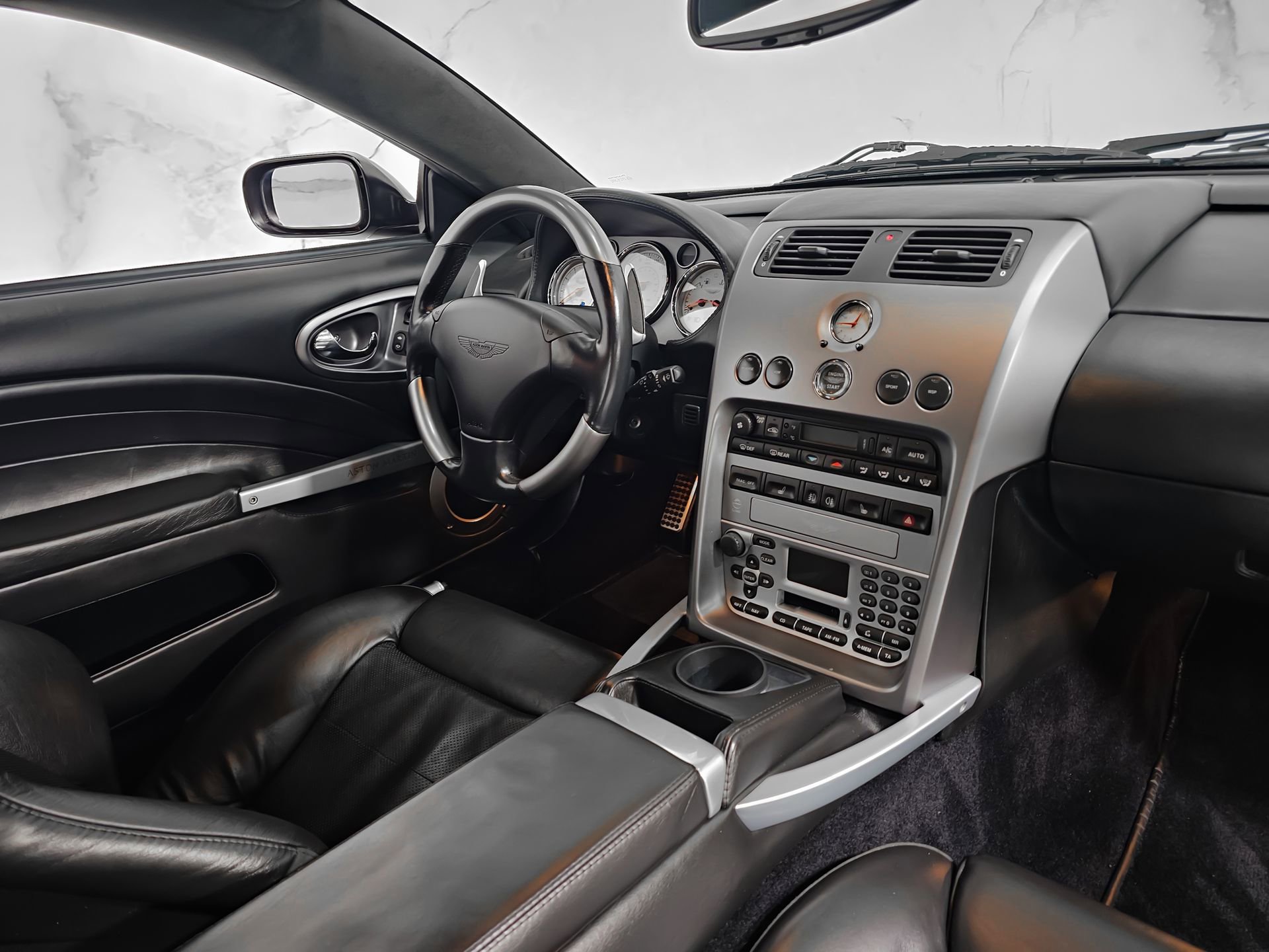 Used 2004 Aston Martin Vanquish RWD image 17