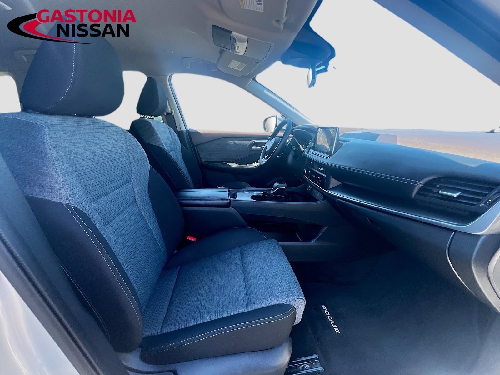 Used 2023 Nissan Rogue SV FWD image 36