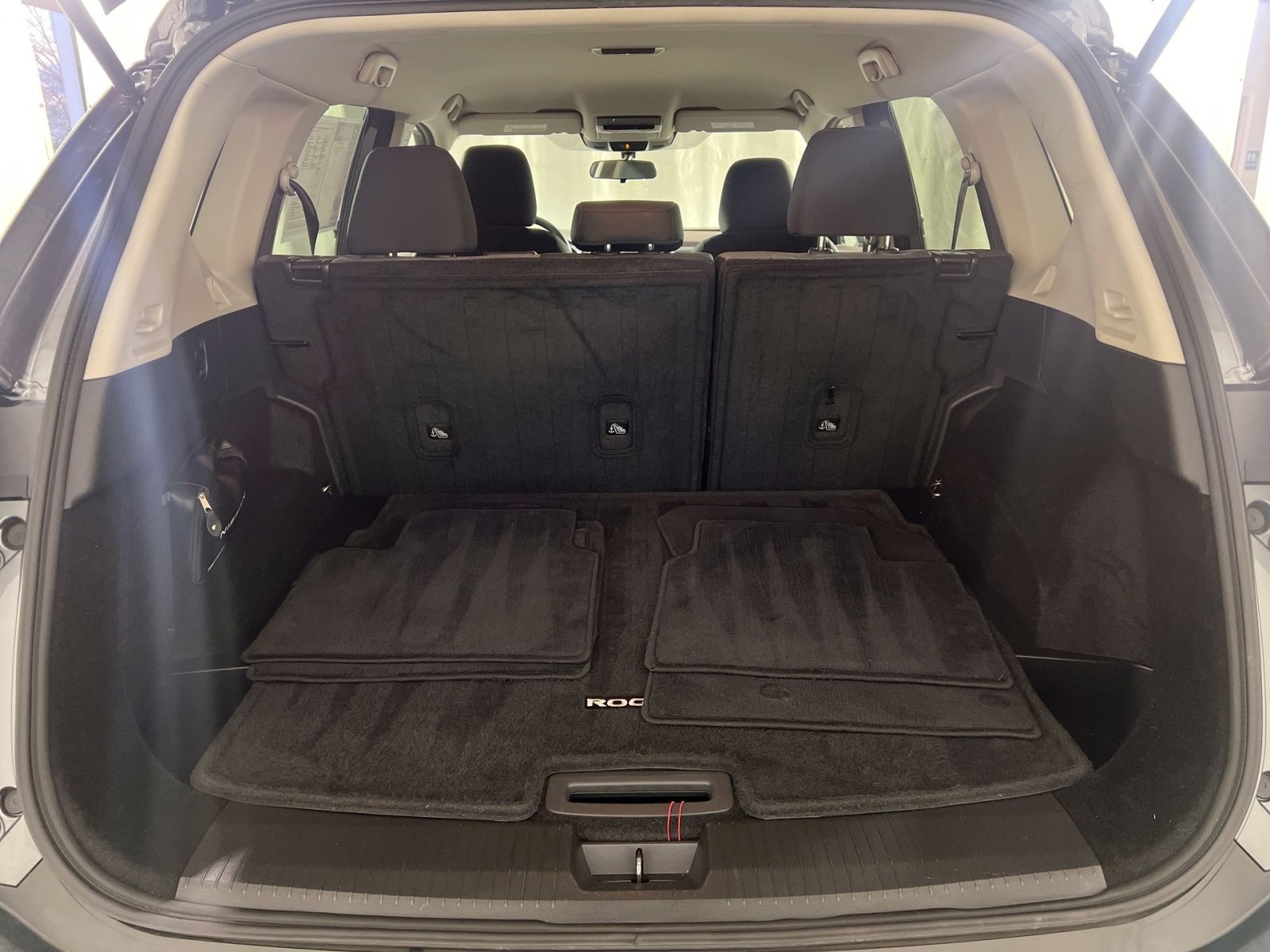 Used 2021 Nissan Rogue SV image 25