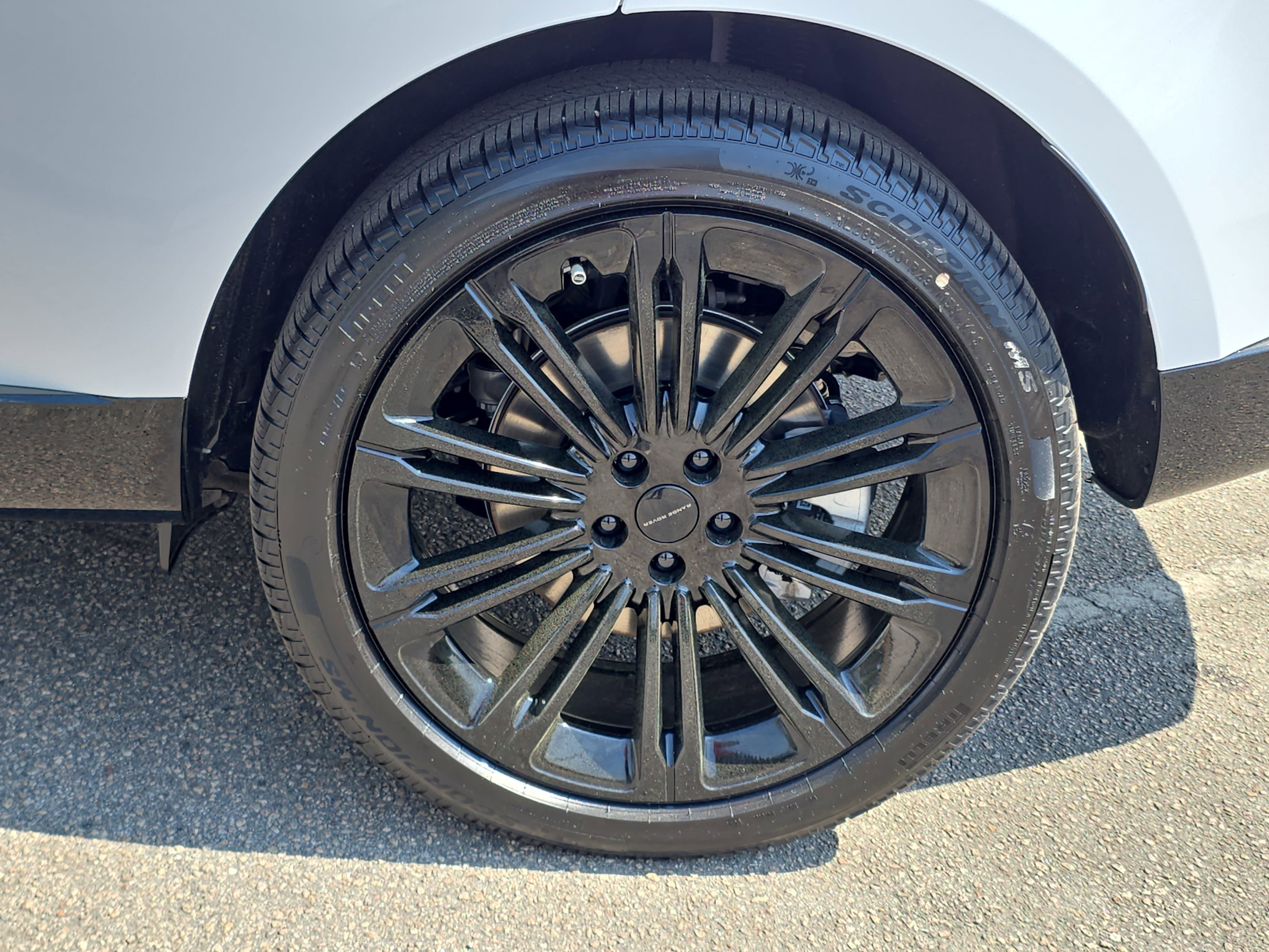 New 2026 Land Rover Range Rover Long Wheelbase SE AWD/4WD image 35
