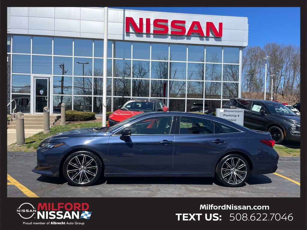 Used 2019 Toyota Avalon XSE w/ All Weather Liner Package video 2