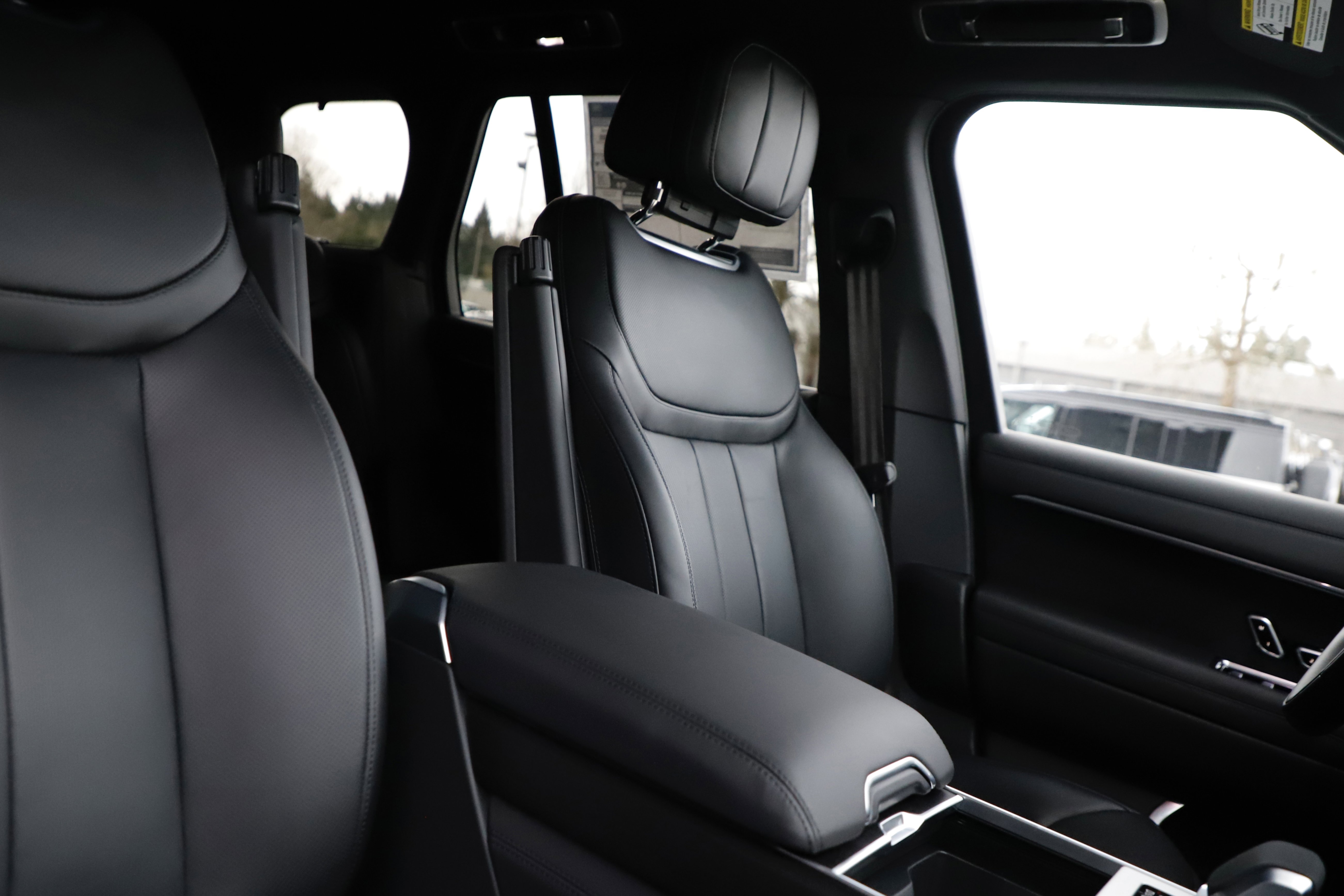 New 2026 Land Rover Range Rover SE AWD/4WD image 12