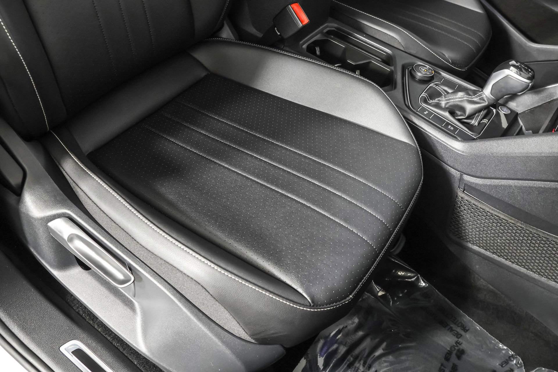 Used 2023 Volkswagen Tiguan SE R-Line image 47