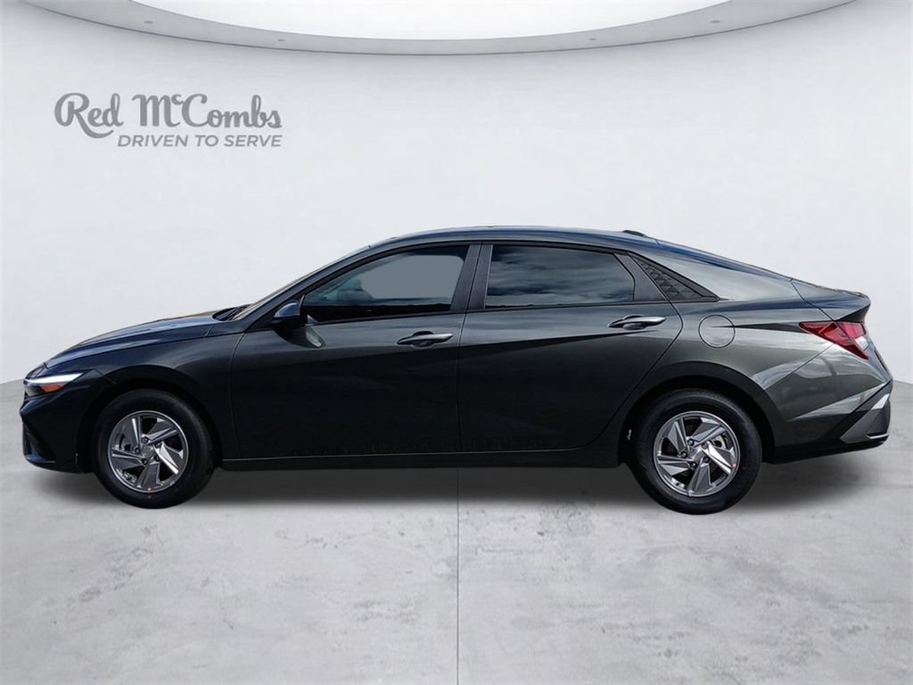 New 2026 Hyundai Elantra SE FWD image 2