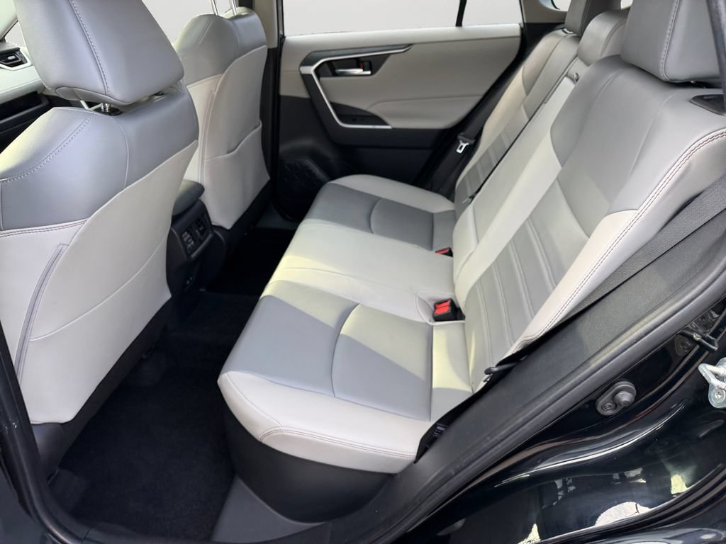 Used 2023 Toyota RAV4 XLE Premium AWD/4WD image 15