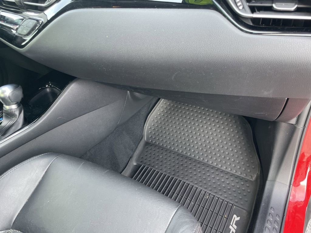 Used 2020 Toyota C-HR Limited image 32