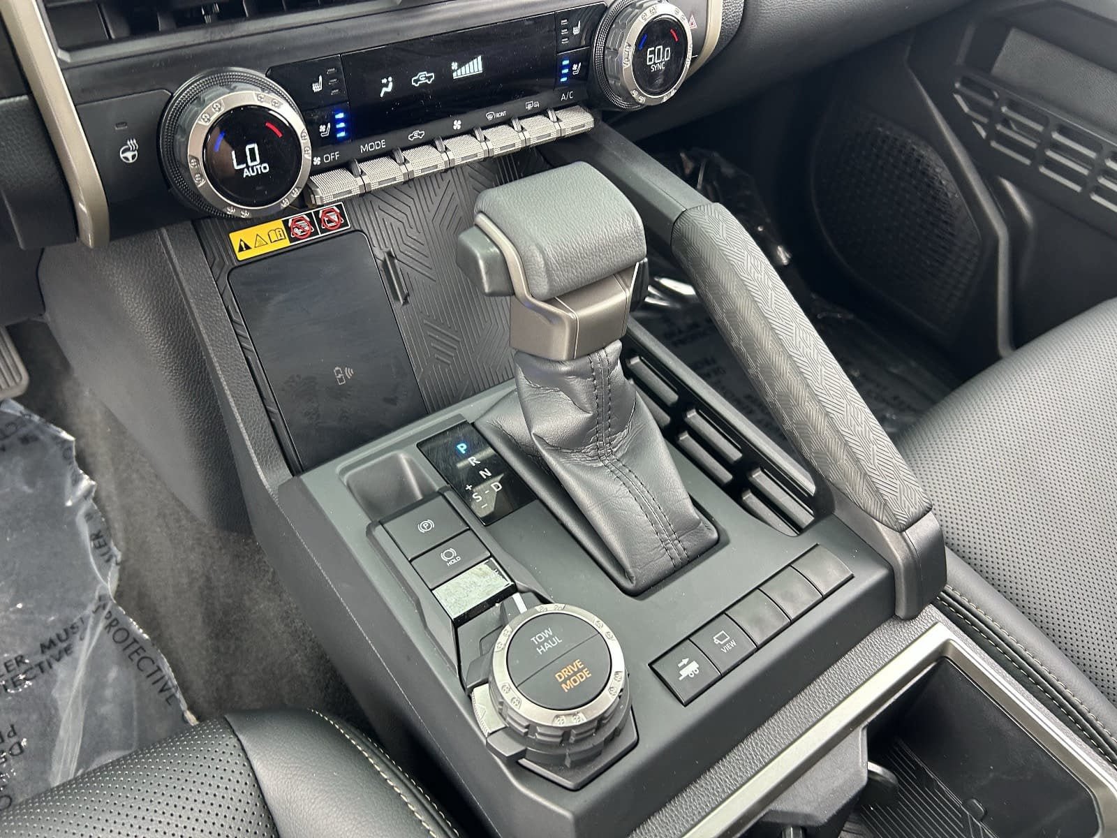 Used 2025 Toyota Tacoma Limited AWD/4WD image 29