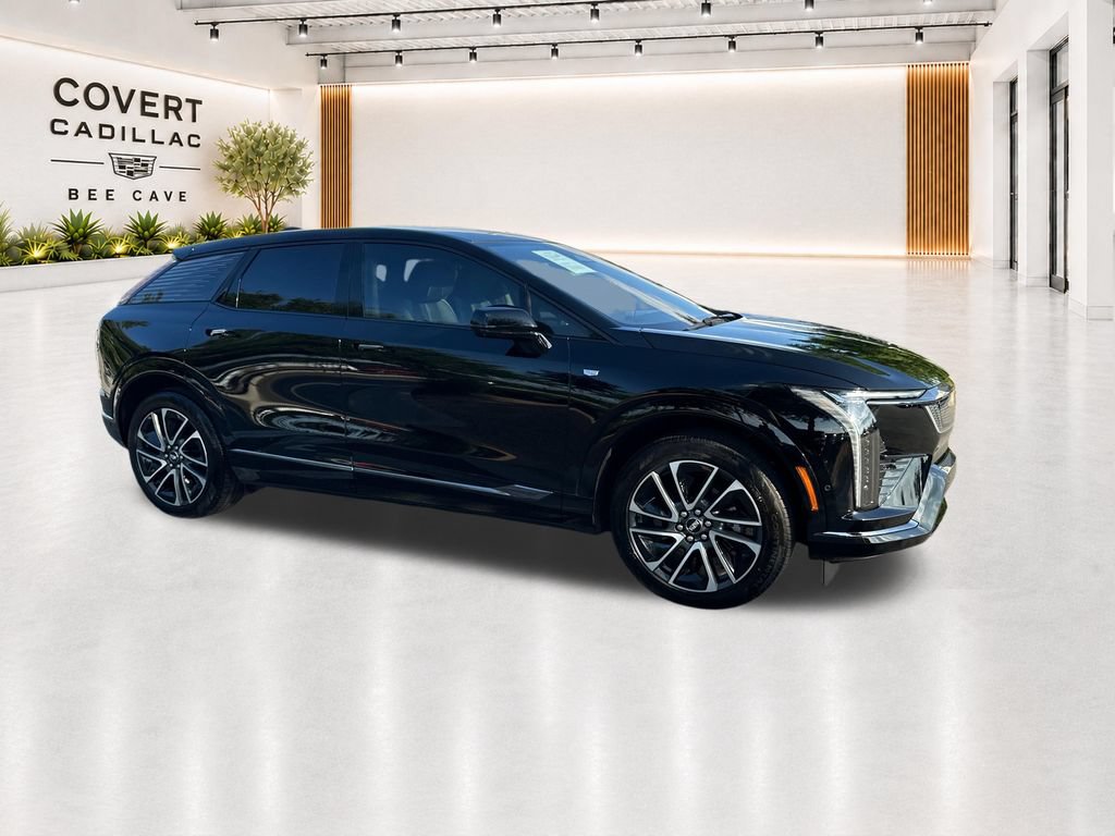 Certified 2025 Cadillac Optiq Sport 1 w/ LPO, Floor Liner Package AWD/4WD image 17