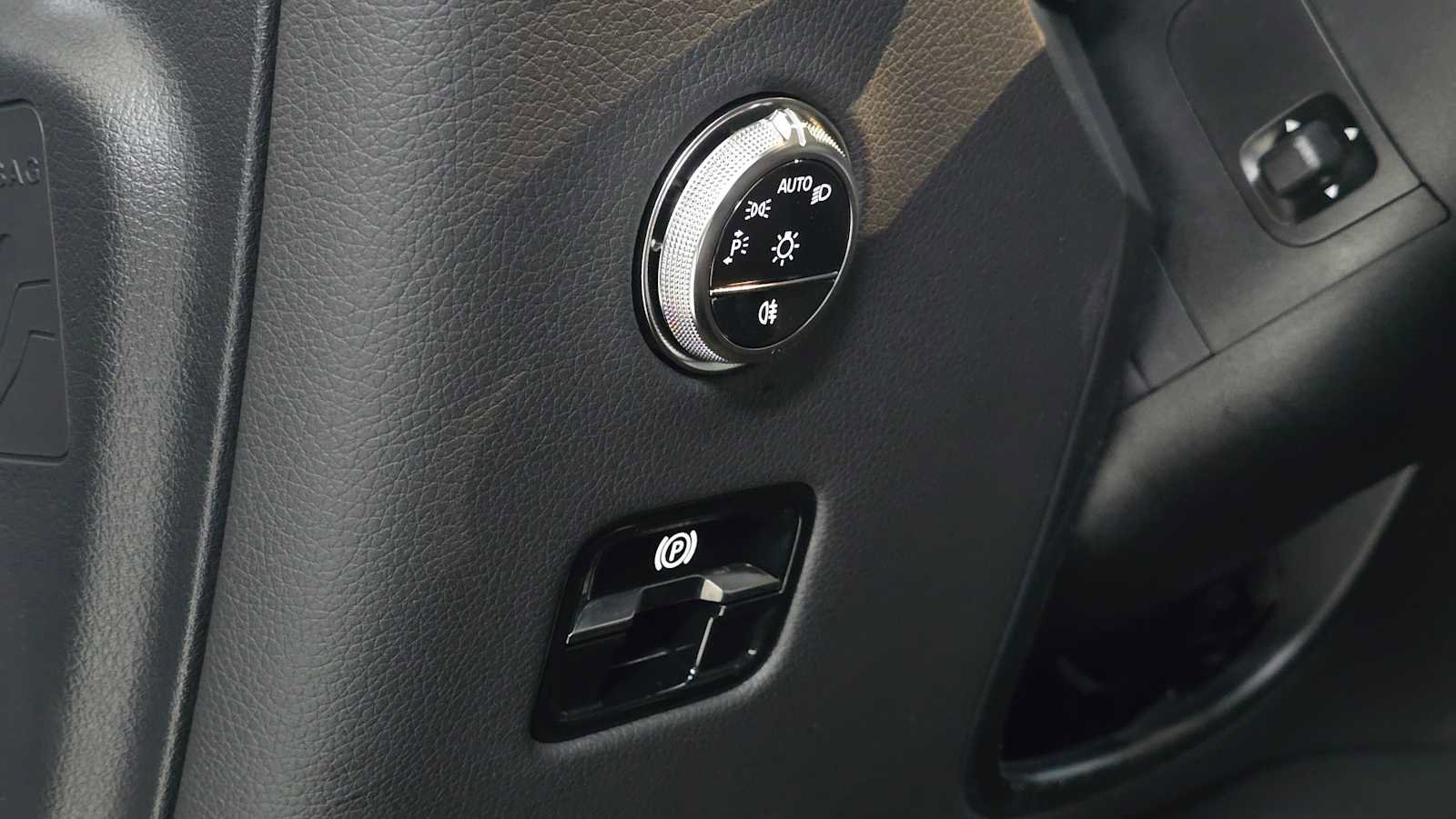 Certified 2026 Mercedes-Benz GLC 43 AMG 4MATIC image 25