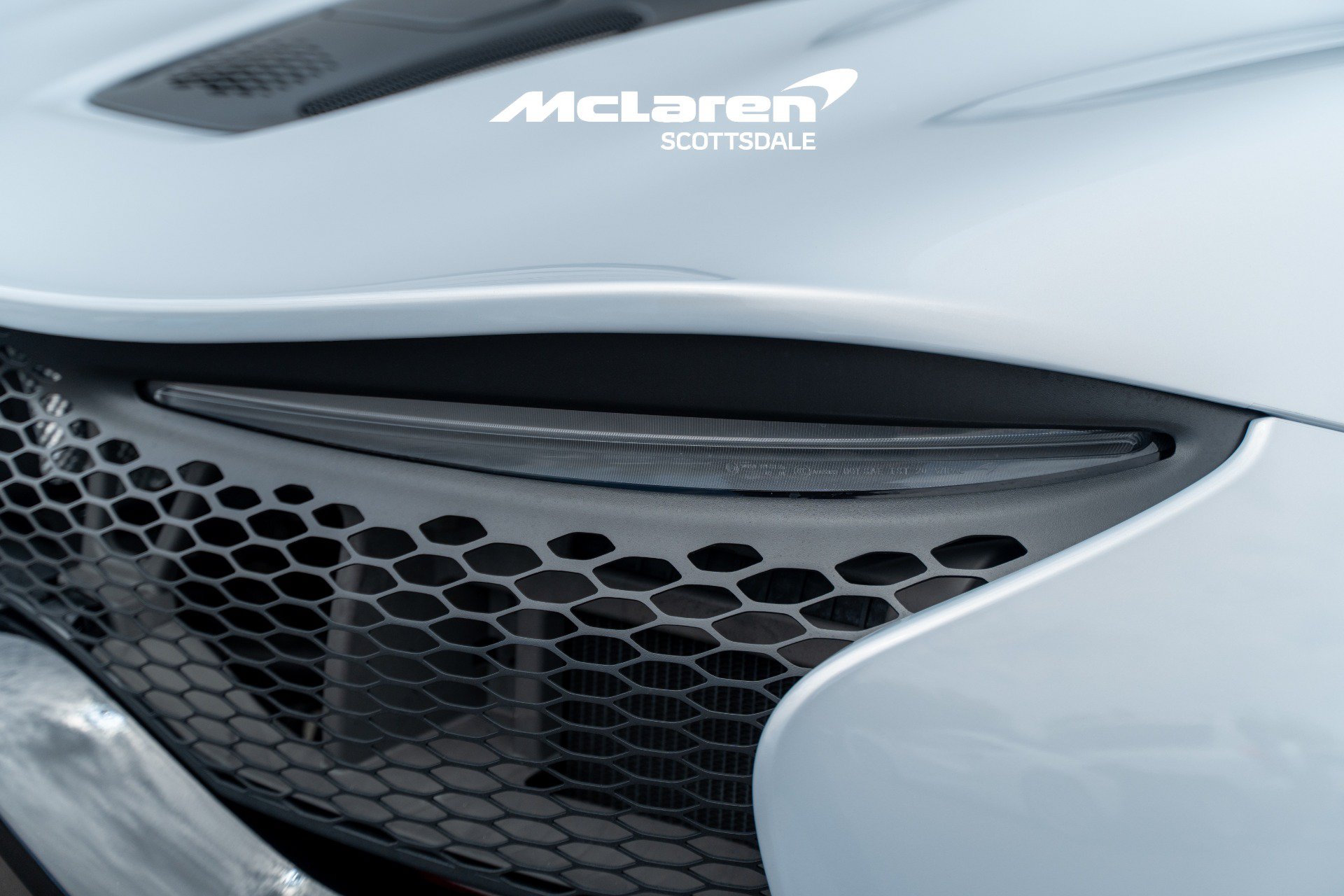 Used 2023 McLaren Artura RWD image 24