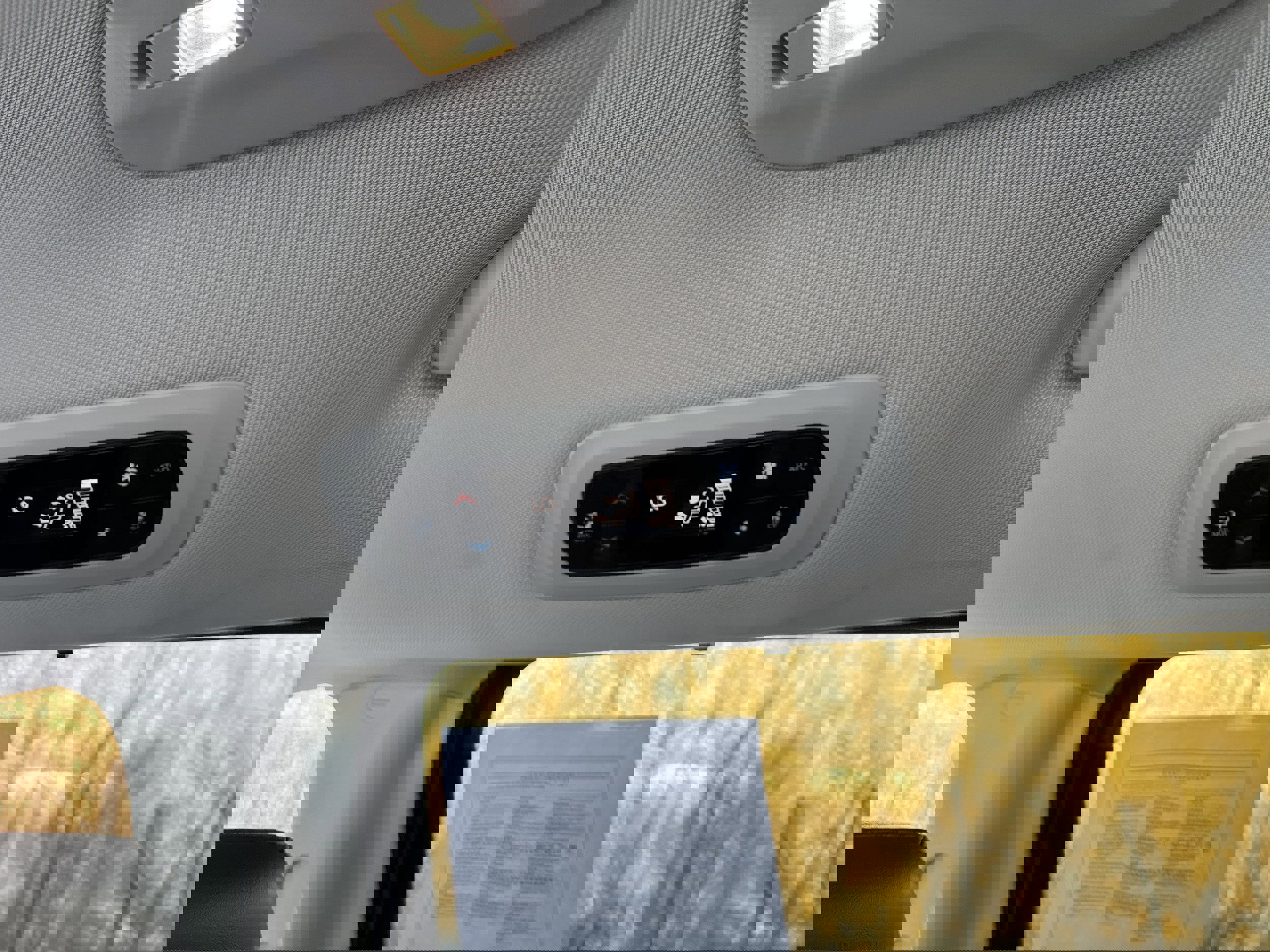 Used 2023 Chrysler Pacifica Touring-L image 17