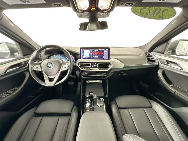 Used 2025 BMW X4 xDrive30i w/ Premium Package image 3