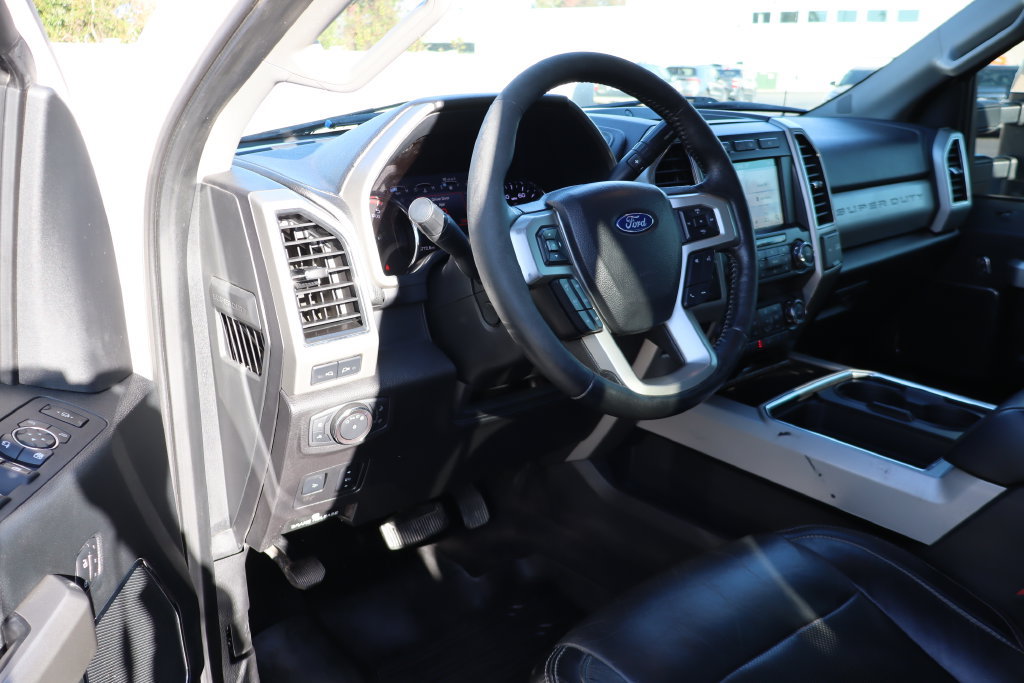 Used 2019 Ford F350 Lariat w/ Lariat Ultimate Package AWD/4WD image 4