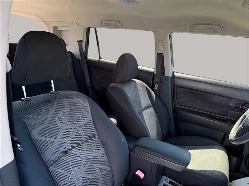 Used 2014 Scion xB FWD image 25