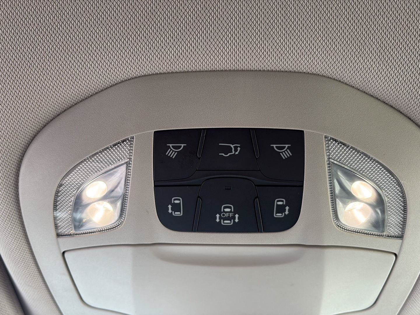 Used 2024 Chrysler Pacifica Limited FWD image 19