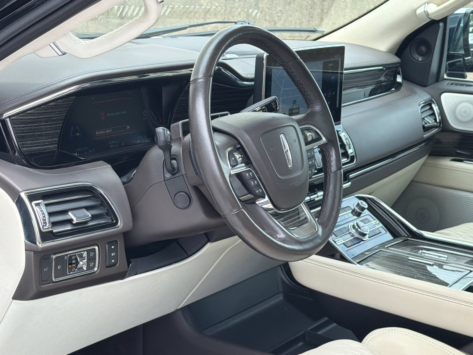 Used 2022 Lincoln Navigator Black Label AWD/4WD image 17