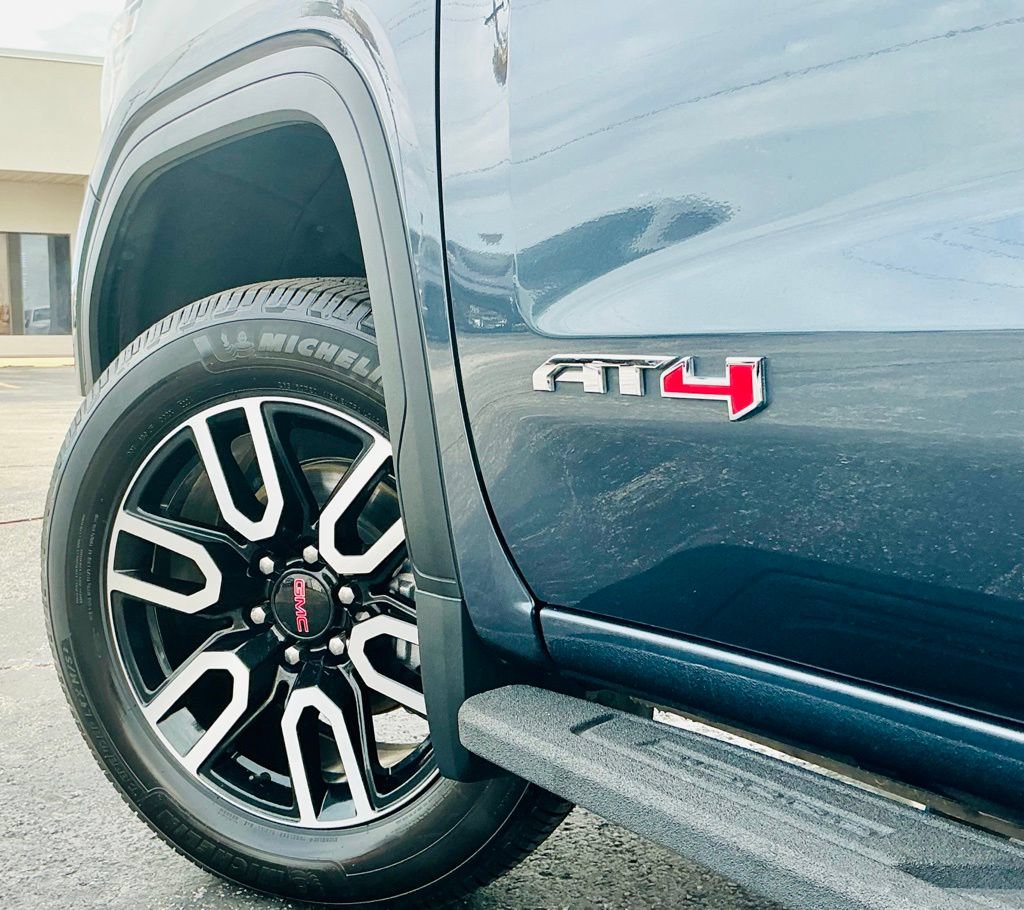 Used 2022 GMC Sierra 1500 AT4 w/ AT4 Premium Package AWD/4WD image 17
