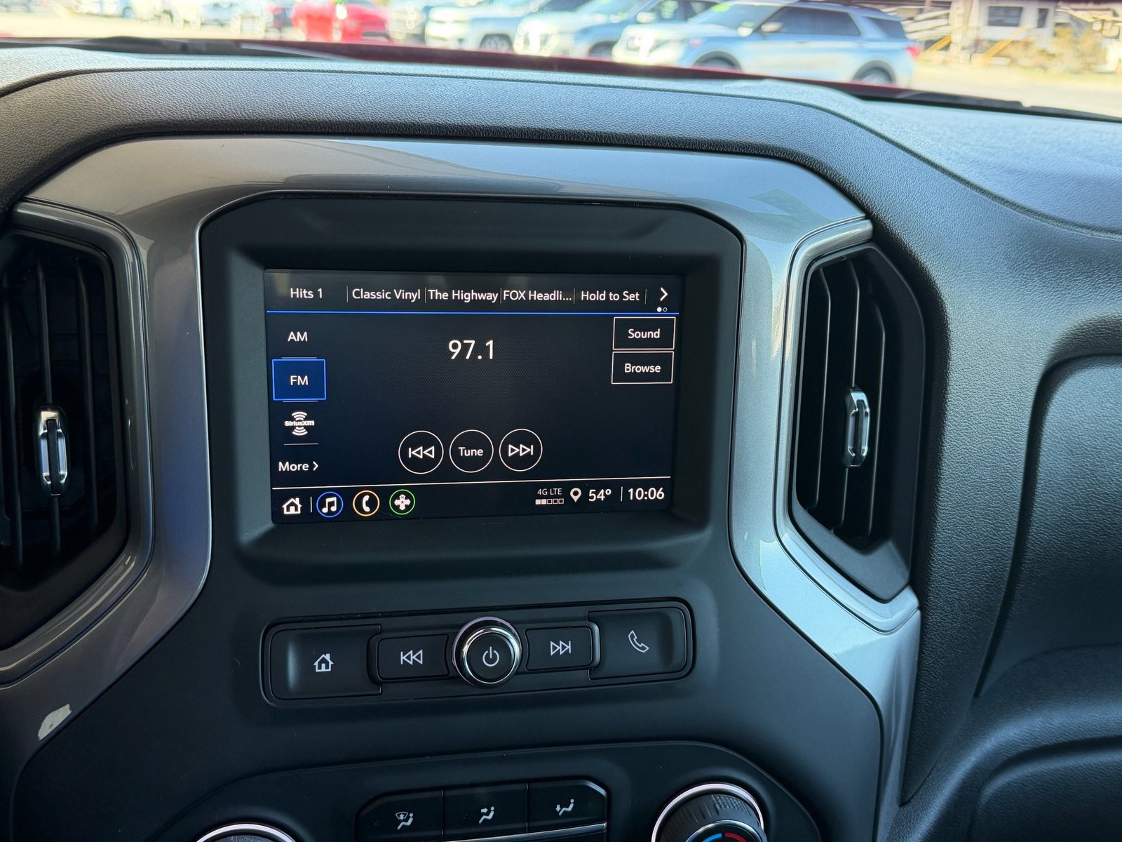 Used 2023 Chevrolet Silverado 1500 Custom image 10