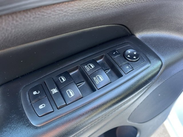 Used 2020 Jeep Grand Cherokee Altitude image 11