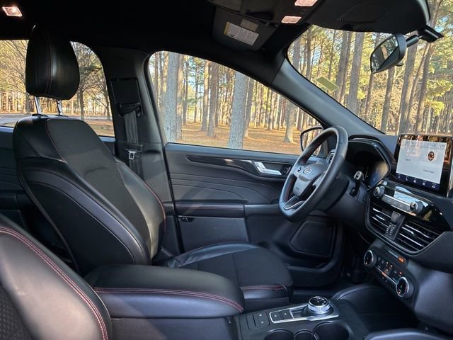 Used 2025 Ford Escape ST-Line image 23