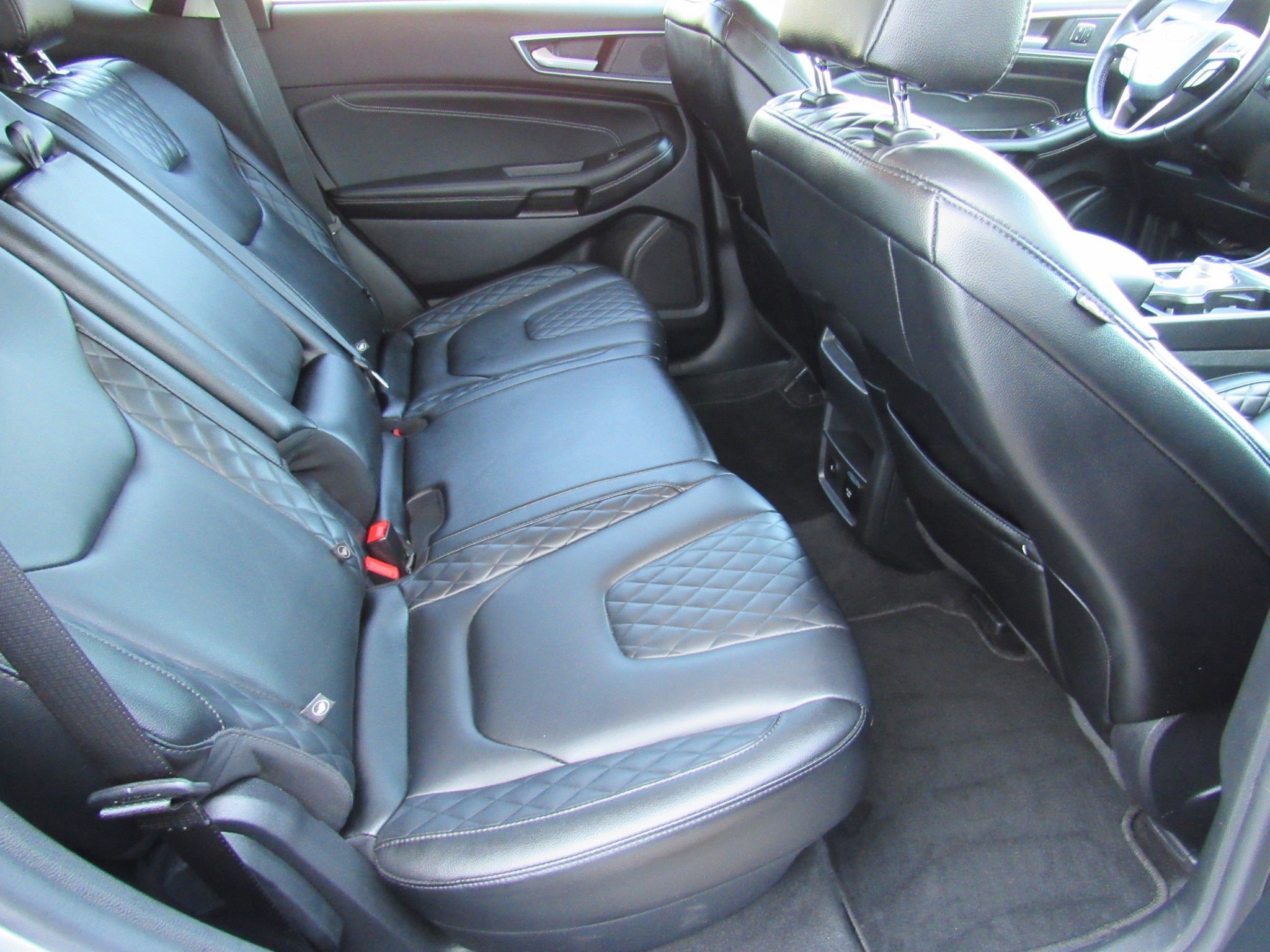 Used 2024 Ford Edge Titanium image 34