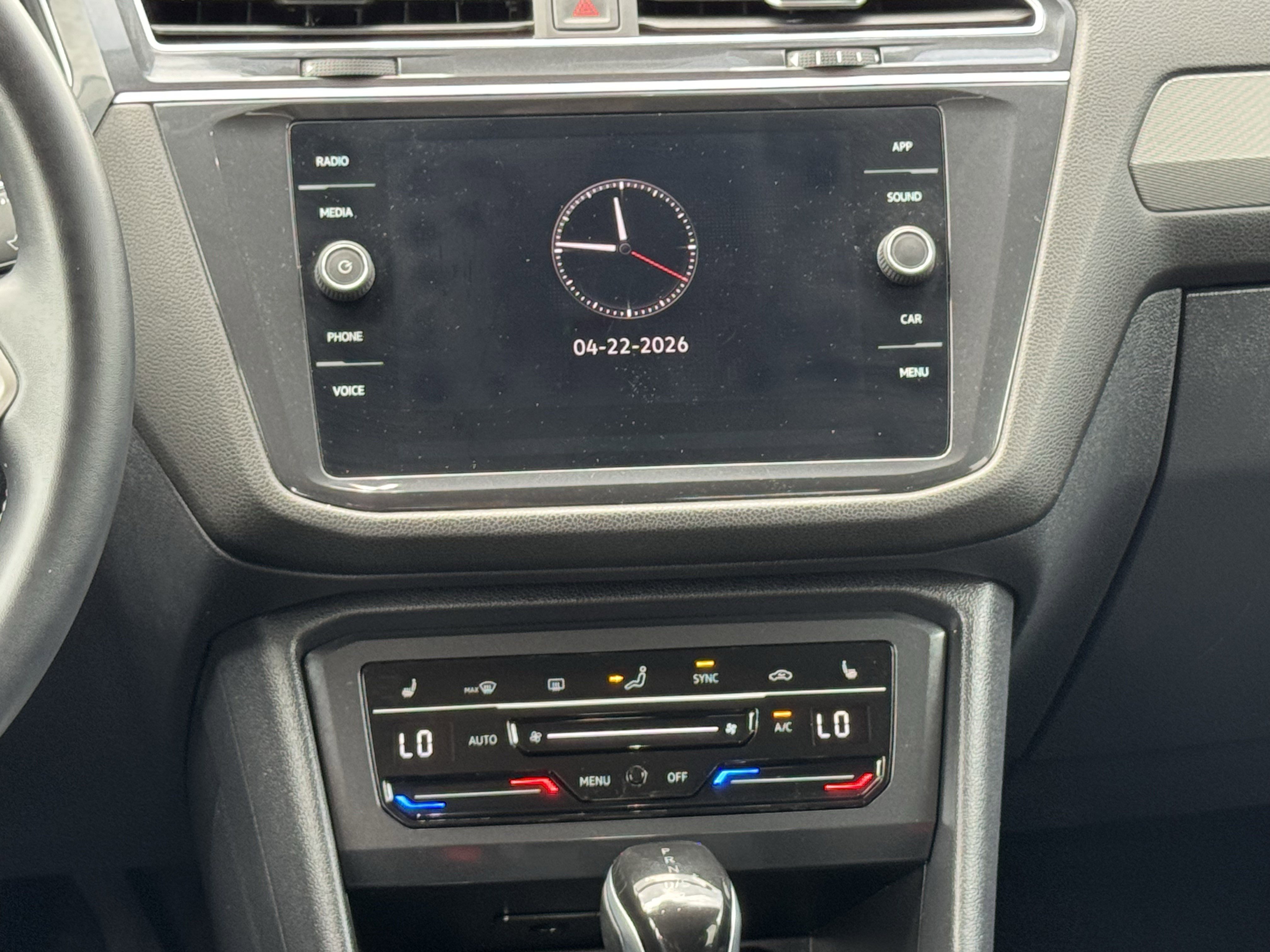 Used 2024 Volkswagen Tiguan SE FWD image 17