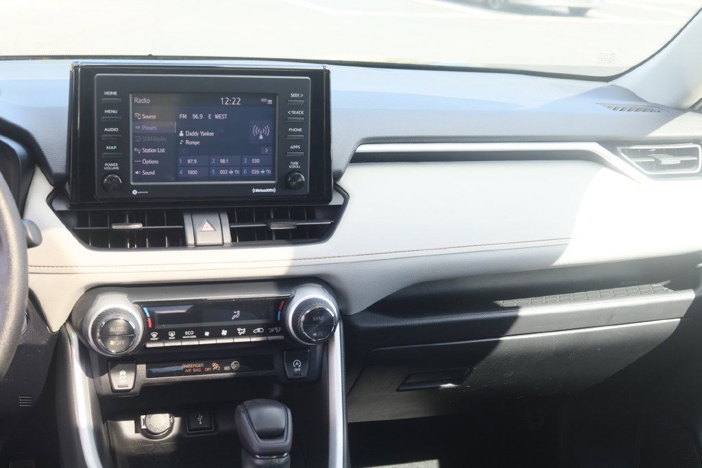 Used 2021 Toyota RAV4 XLE w/ Convenience Package AWD/4WD image 14