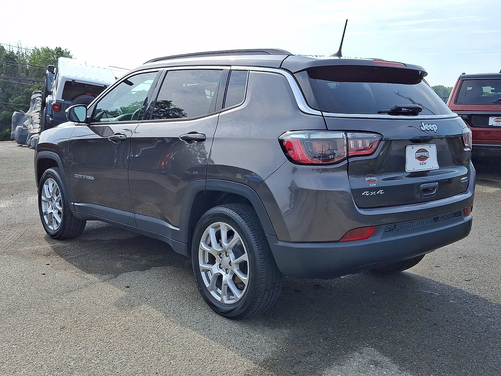 Used 2024 Jeep Compass Latitude AWD/4WD image 5