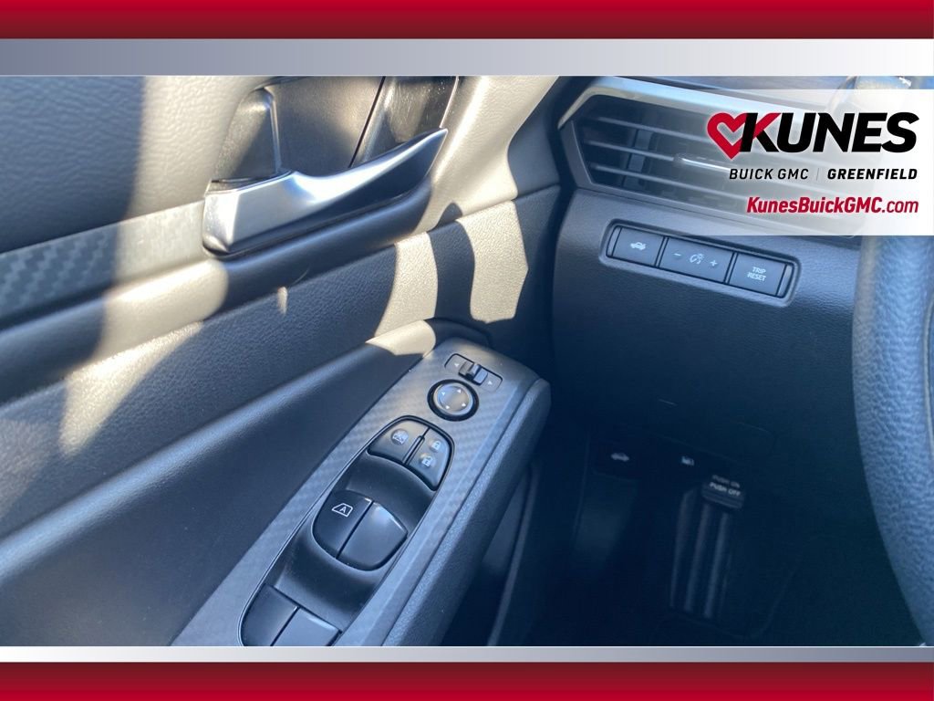 Used 2024 Nissan Altima 2.5 SV image 27