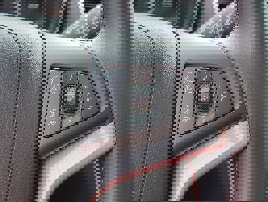 Certified 2022 Chevrolet Trax LT w/ LT Convenience Package image 21