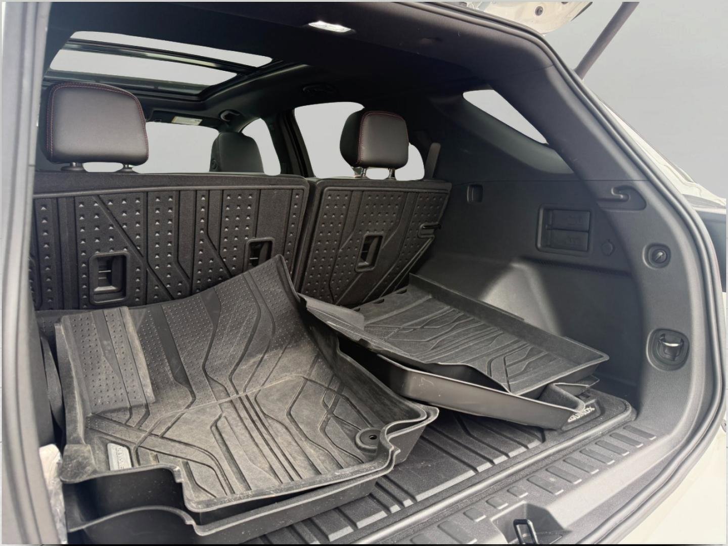 Used 2023 Chevrolet Equinox RS image 17