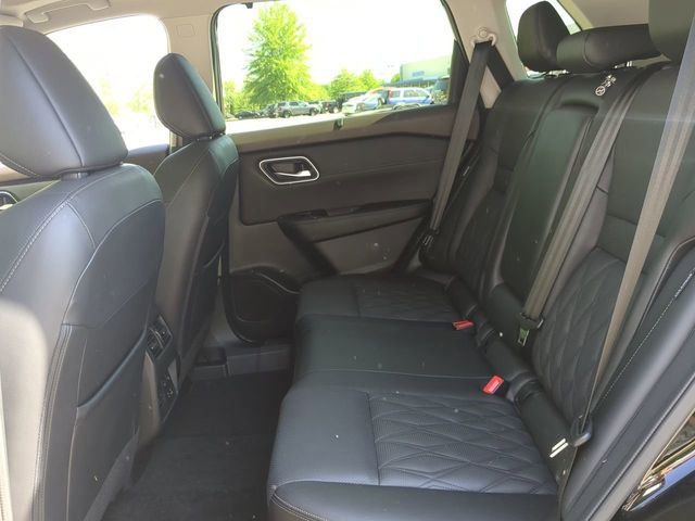 Used 2023 Nissan Rogue Platinum w/ Platinum Premium Package AWD/4WD image 13