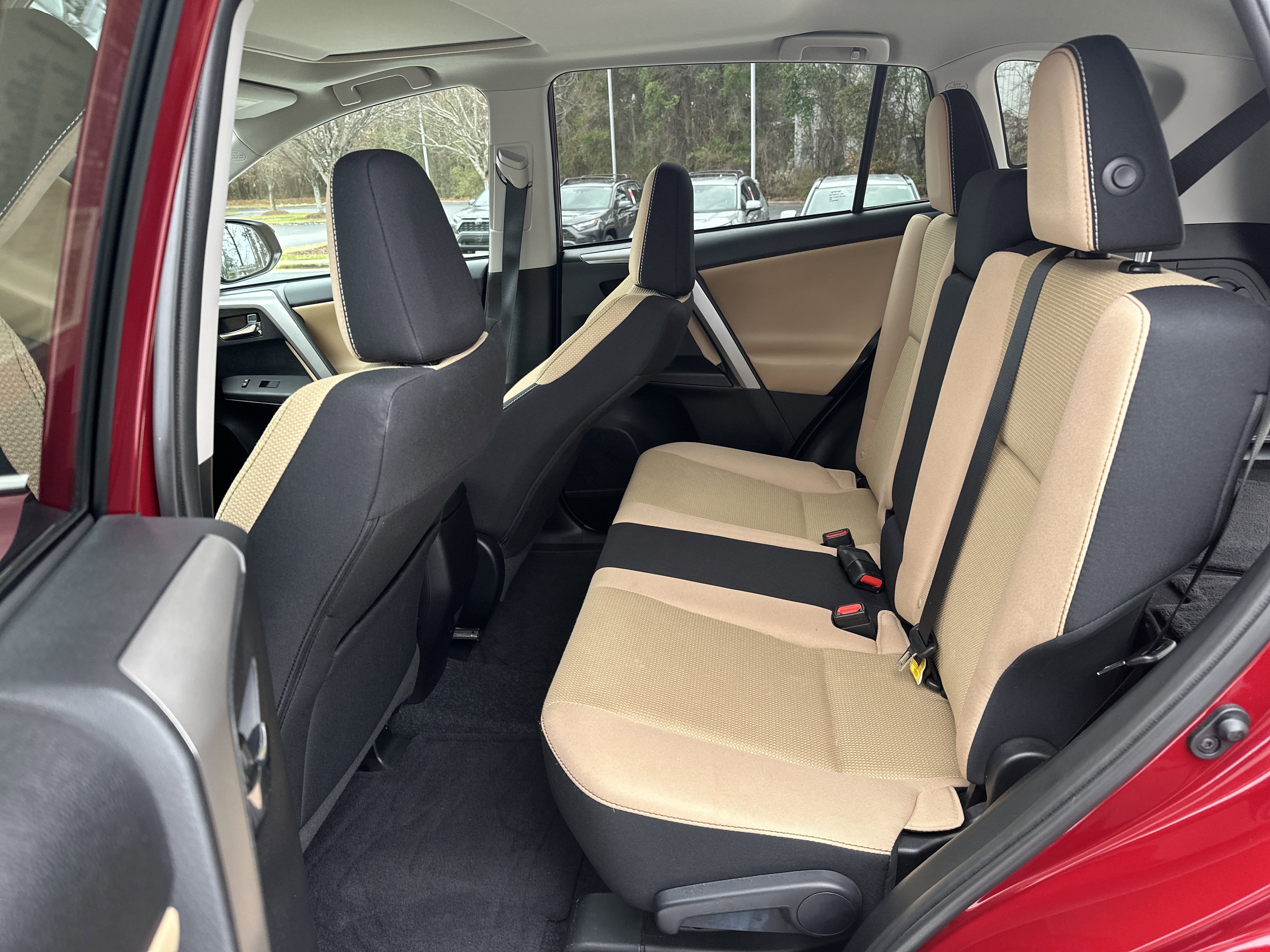 Used 2018 Toyota RAV4 XLE image 31
