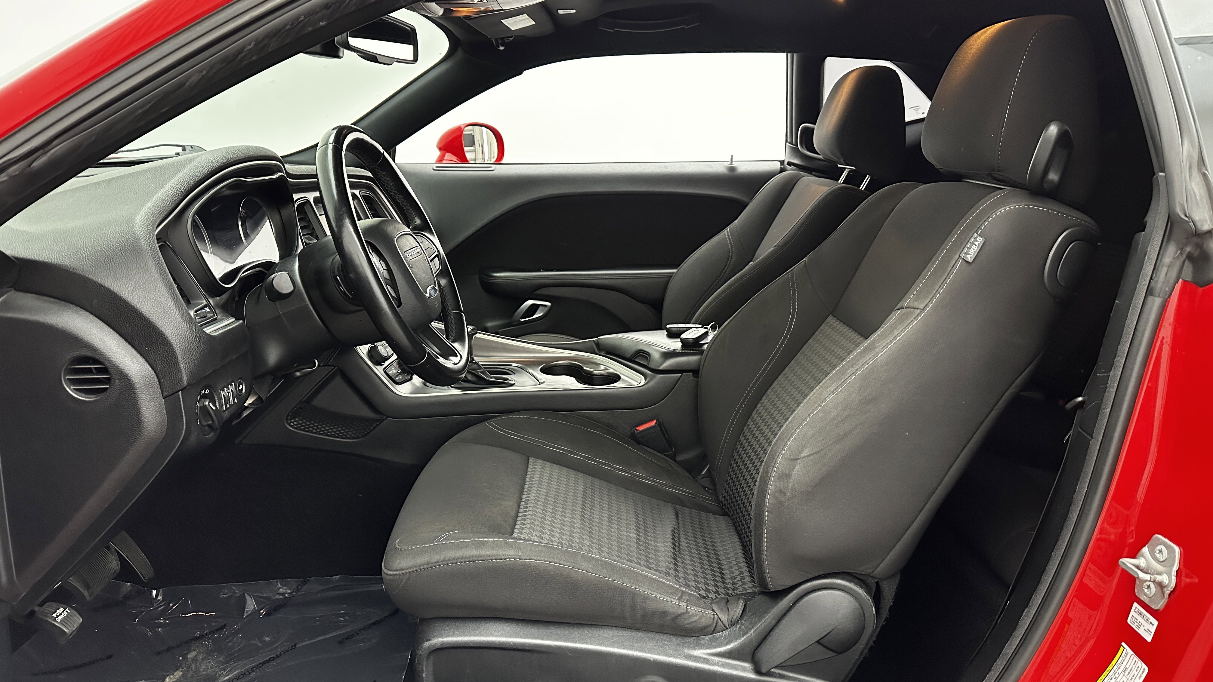 Used 2020 Dodge Challenger SXT RWD image 12