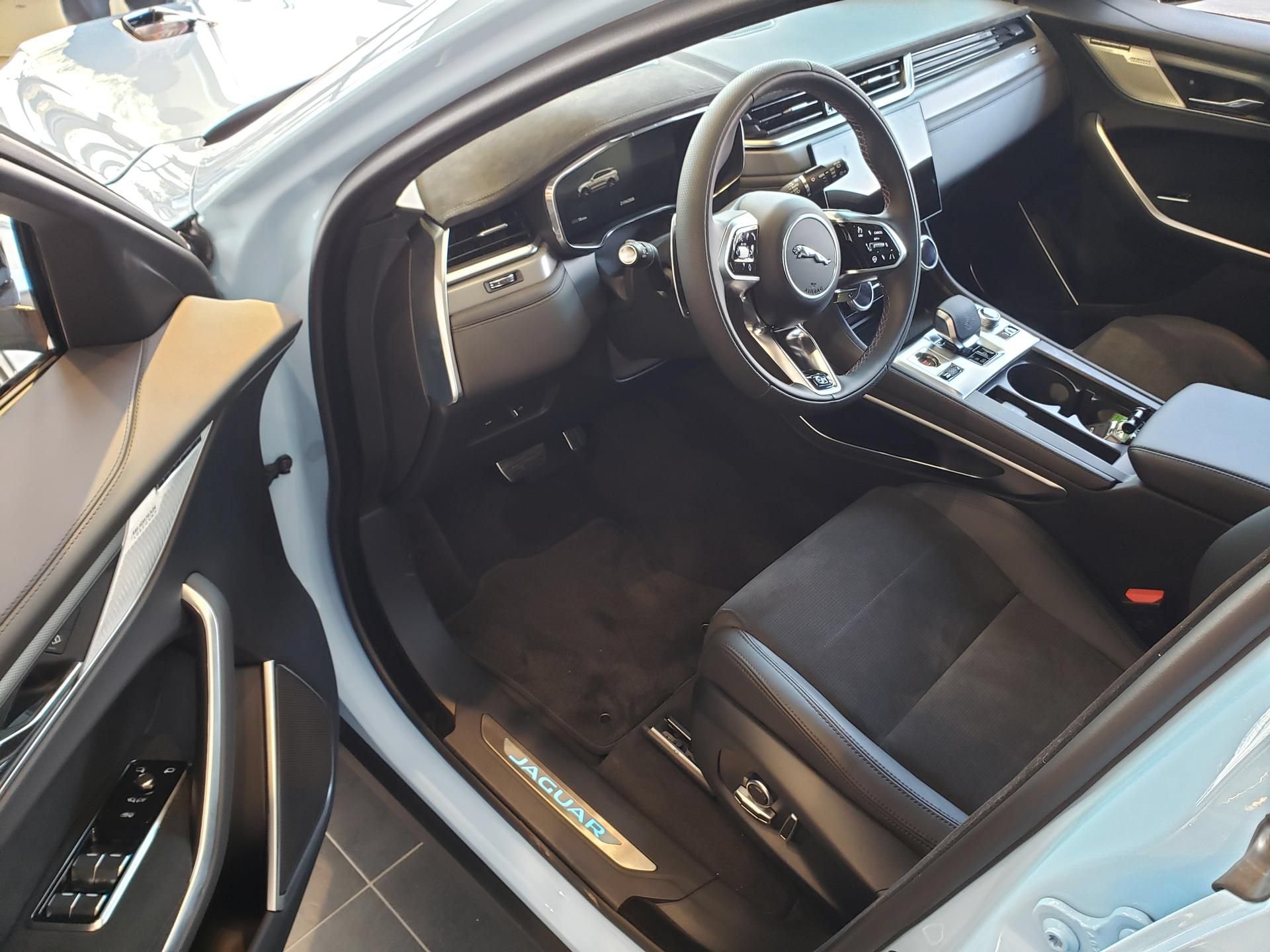 New 2026 Jaguar F-PACE SVR AWD/4WD image 6