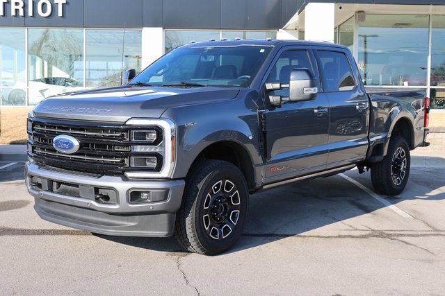 Used 2025 Ford F250 Platinum image 6