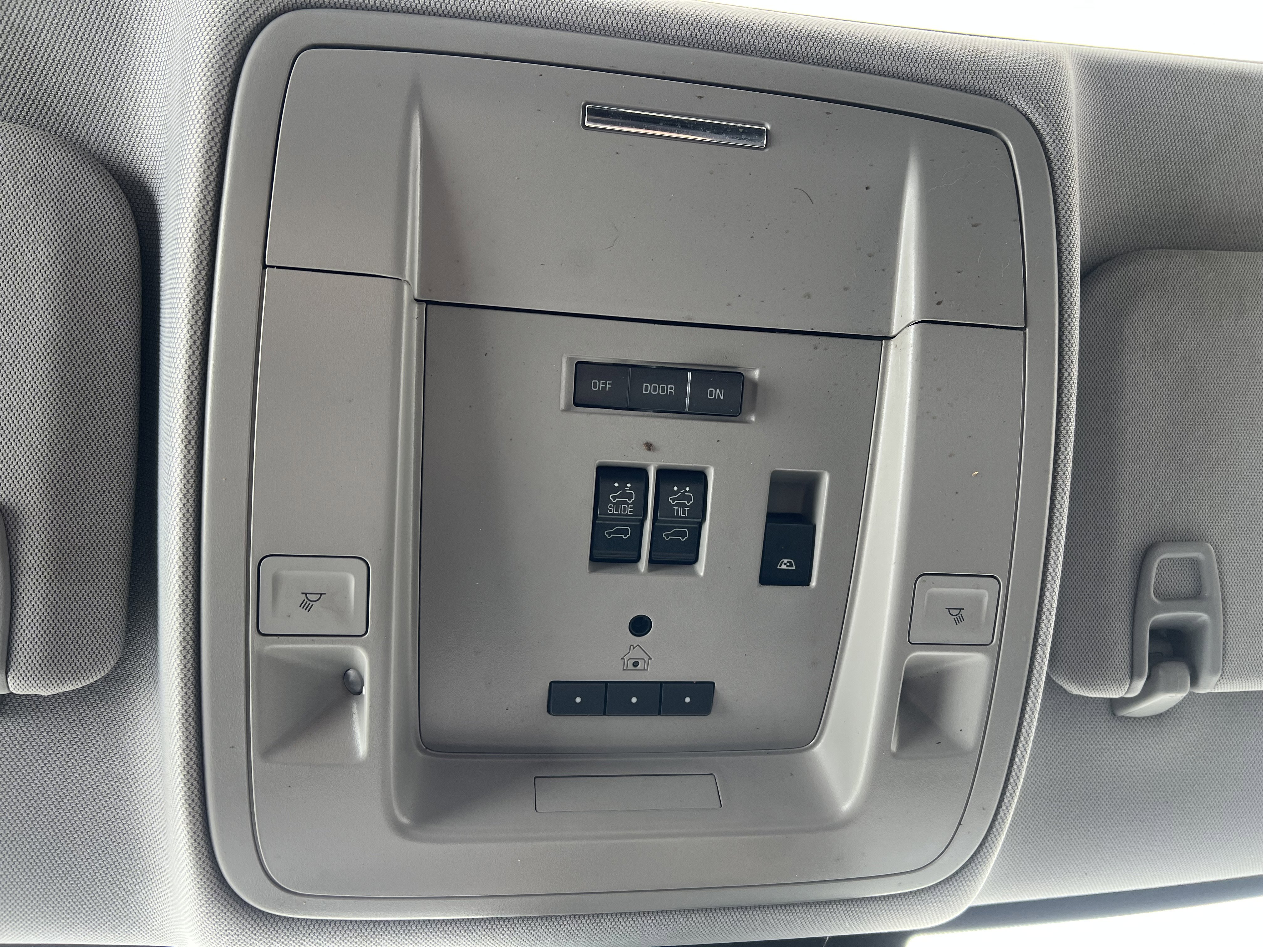 Used 2015 GMC Sierra 3500 Denali w/ Duramax Plus Package image 27