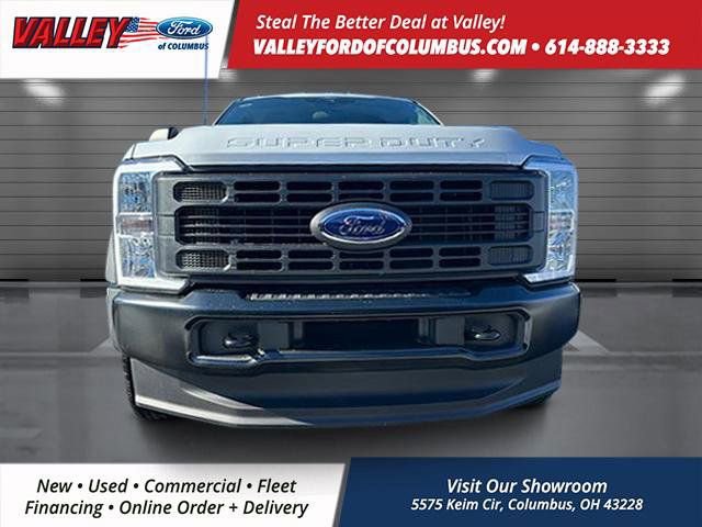 New 2025 Ford F550 4x4 Regular Cab Super Duty image 2