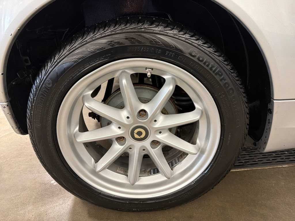 Used 2009 smart fortwo passion RWD image 11