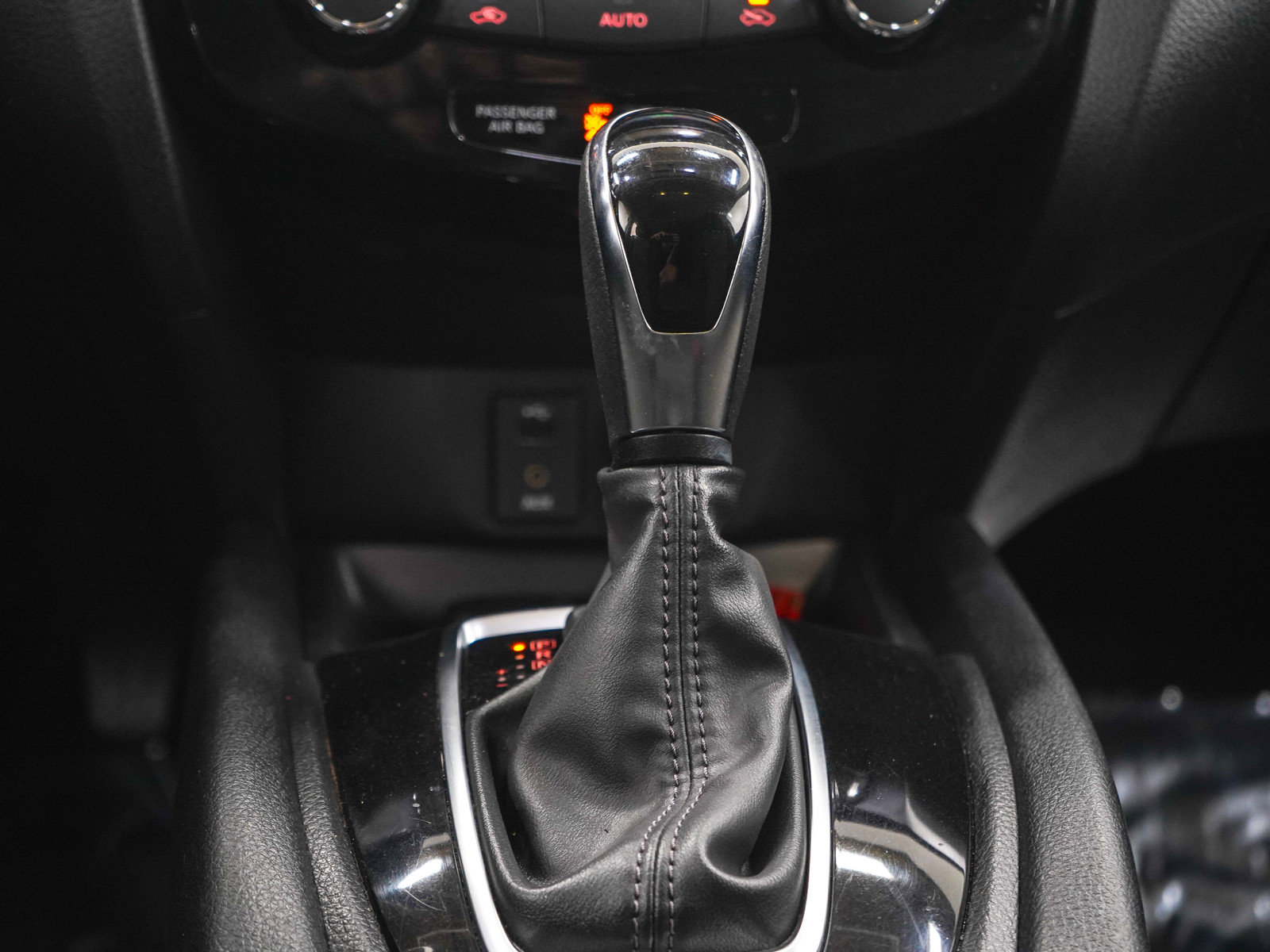 Used 2017 Nissan Rogue Sport SV AWD/4WD image 18