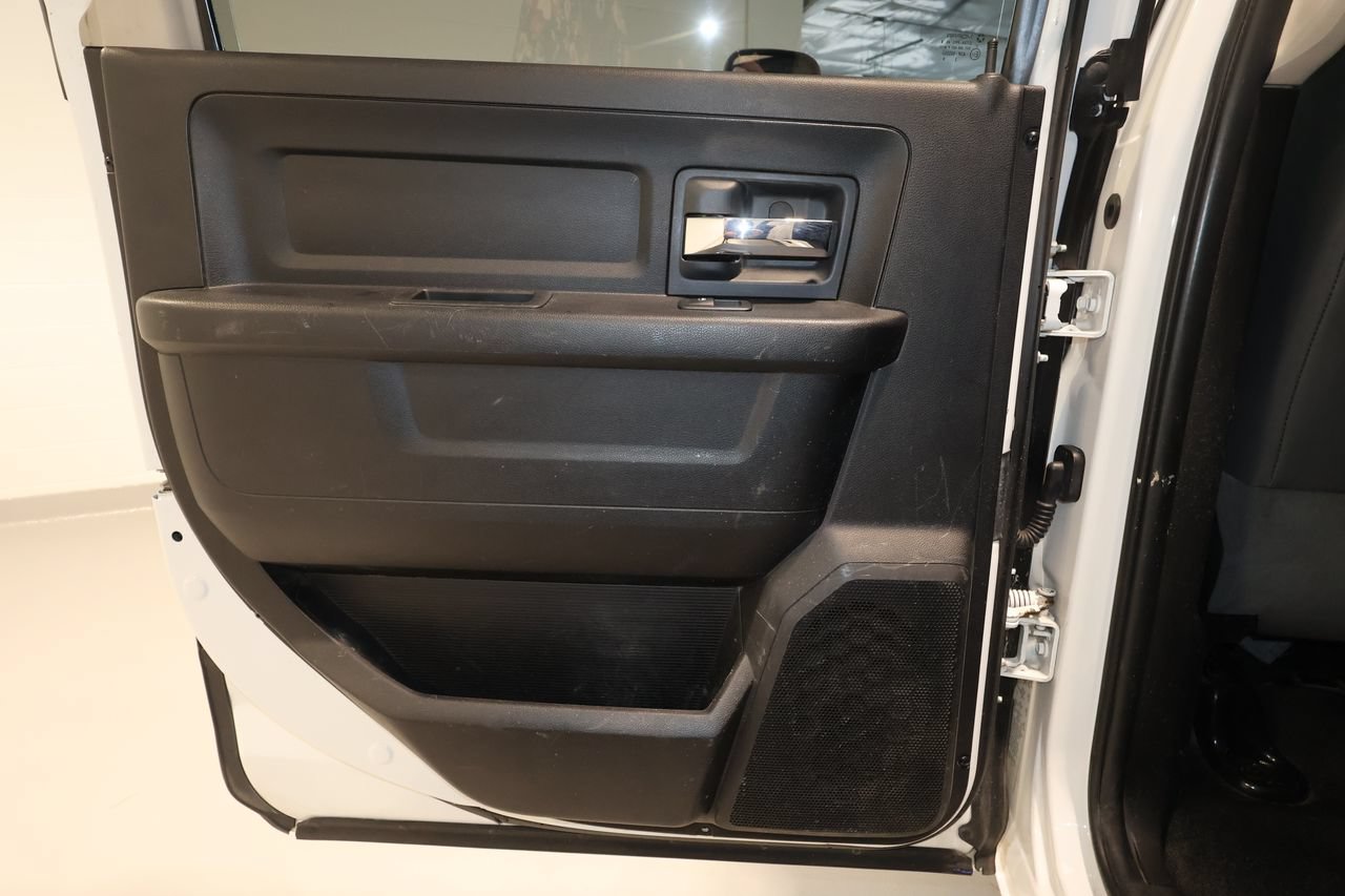 Used 2015 RAM 3500 Tradesman AWD/4WD image 11