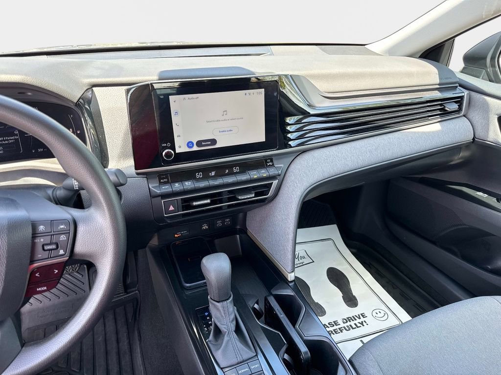 Used 2025 Toyota Camry LE w/ Convenience Package image 21