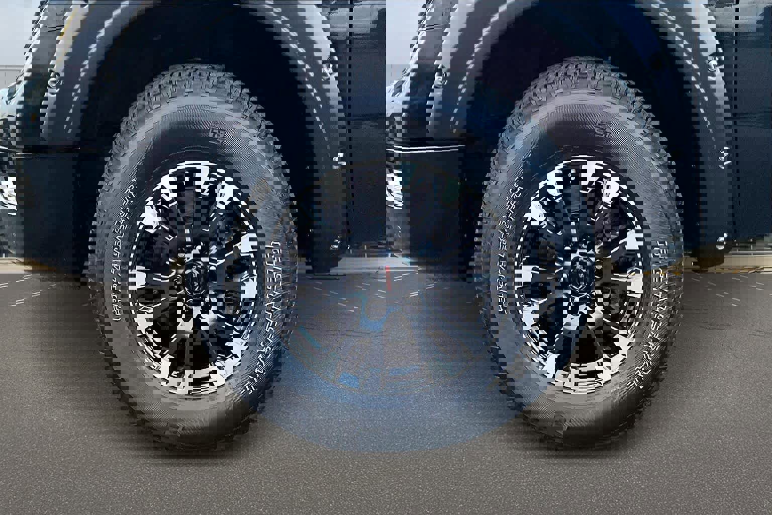 Used 2021 Nissan Titan PRO-4X w/ Pro-4x Convenience Package image 8