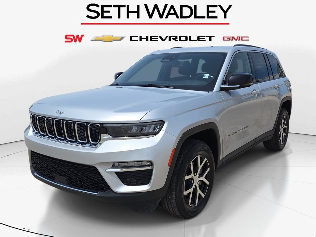 Used 2024 Jeep Grand Cherokee Limited AWD/4WD image 3