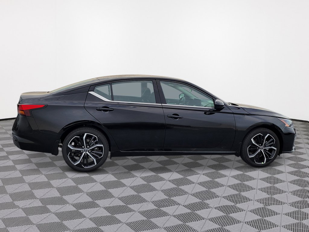 New 2025 Nissan Altima 2.5 SR image 2