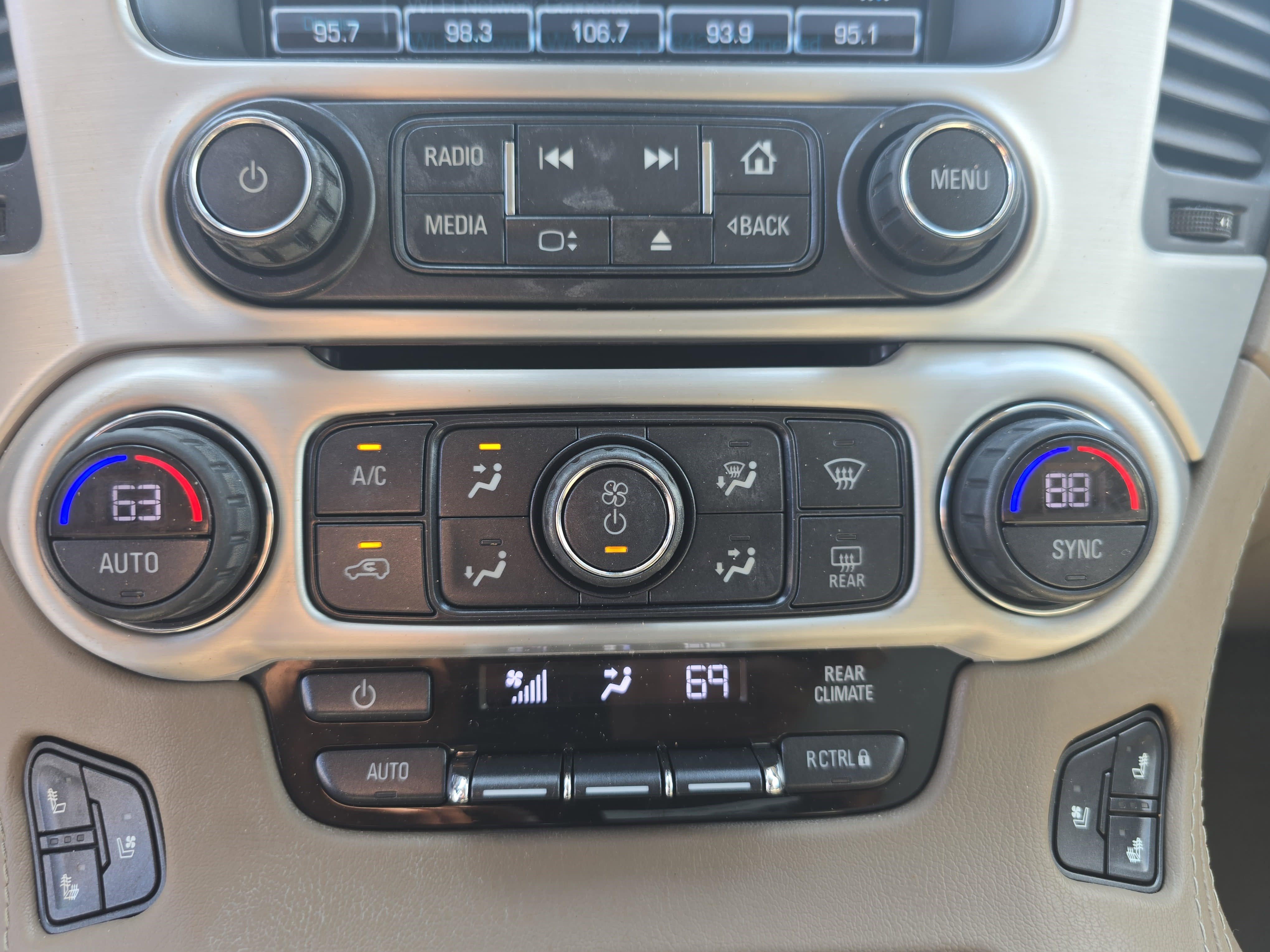 Used 2019 GMC Yukon XL SLT w/ Open Road Package image 23