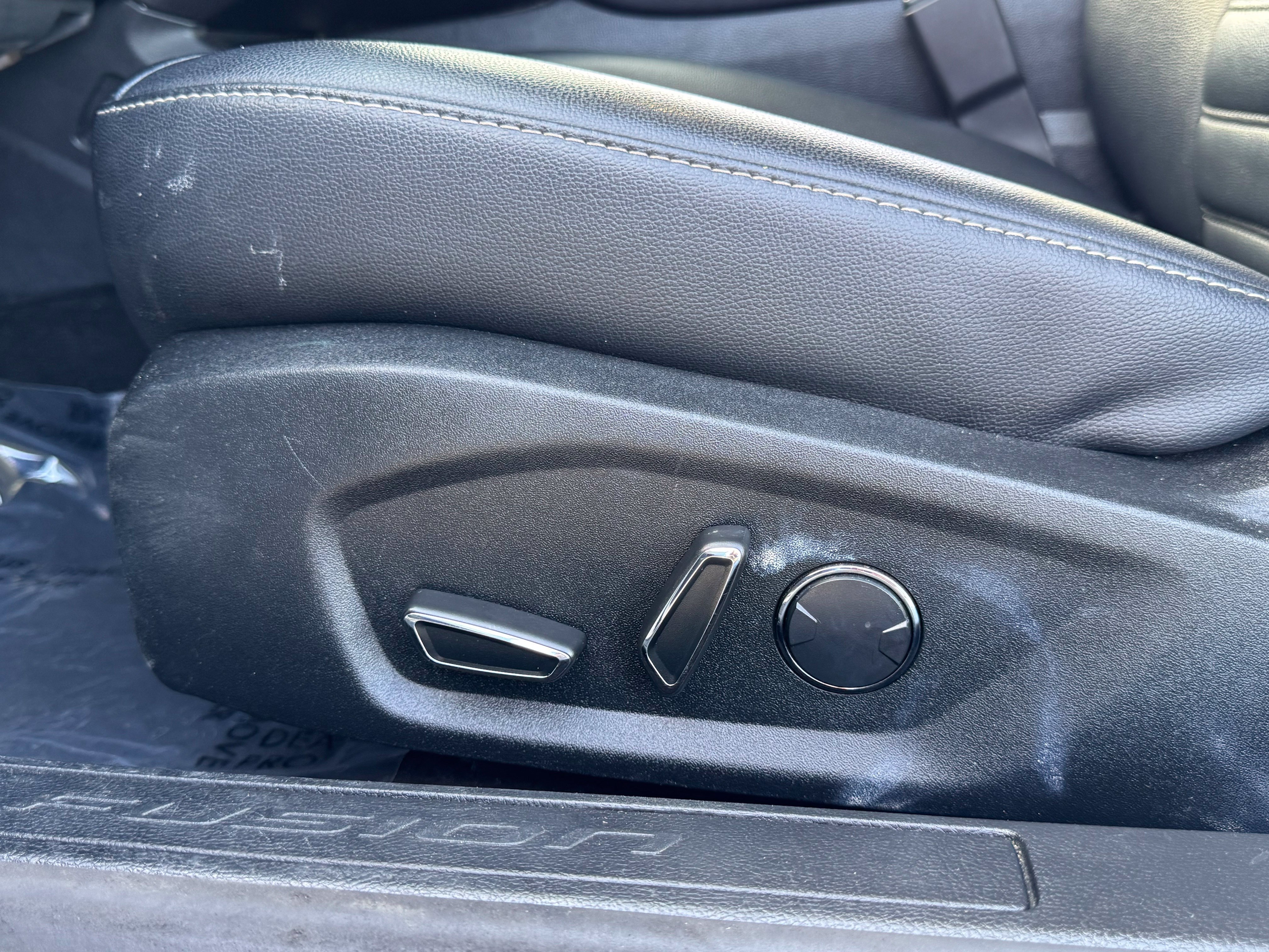 Used 2019 Ford Fusion SEL FWD image 39