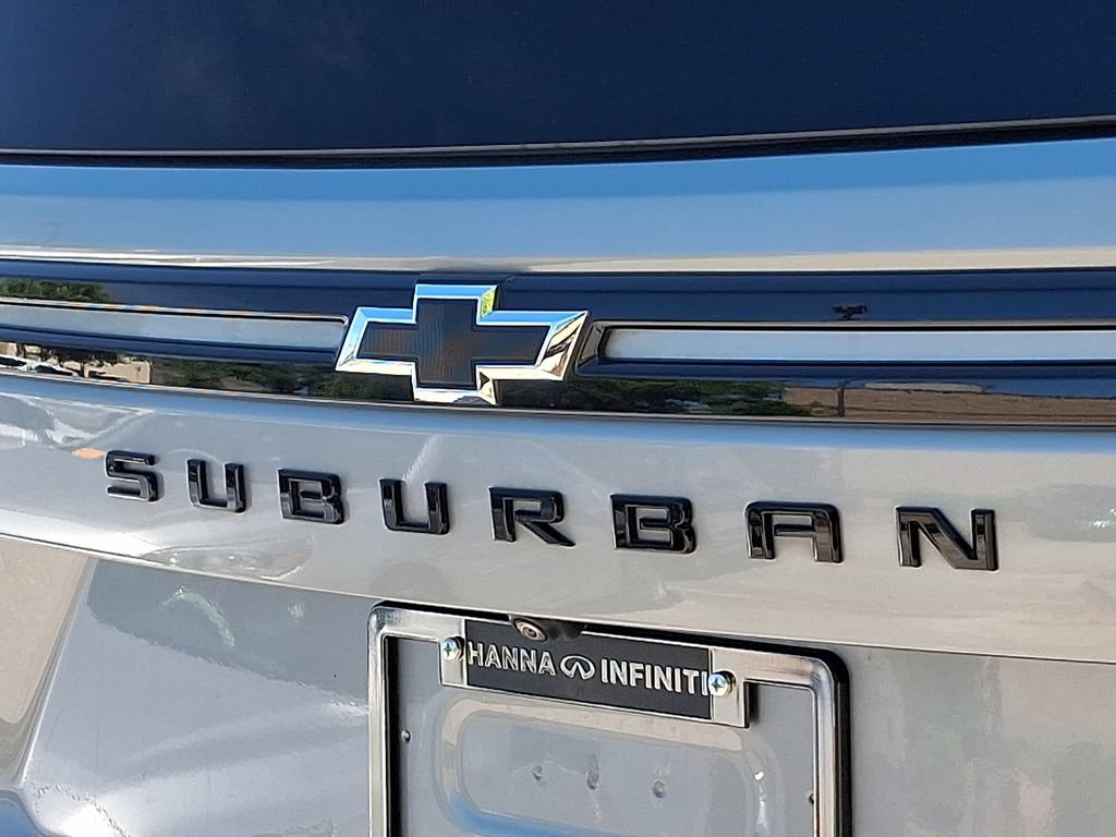 Used 2024 Chevrolet Suburban Z71 w/ Luxury Package AWD/4WD image 32